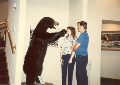 385